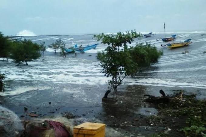 waspada_banjir_rob_di_daerah_pesisir_ketinggian_air_diprediksi_capai_27_meter