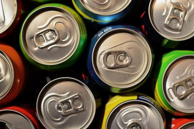 waspadai_menyimpan_minuman_kaleng_bersoda_di_mobil_berbahaya