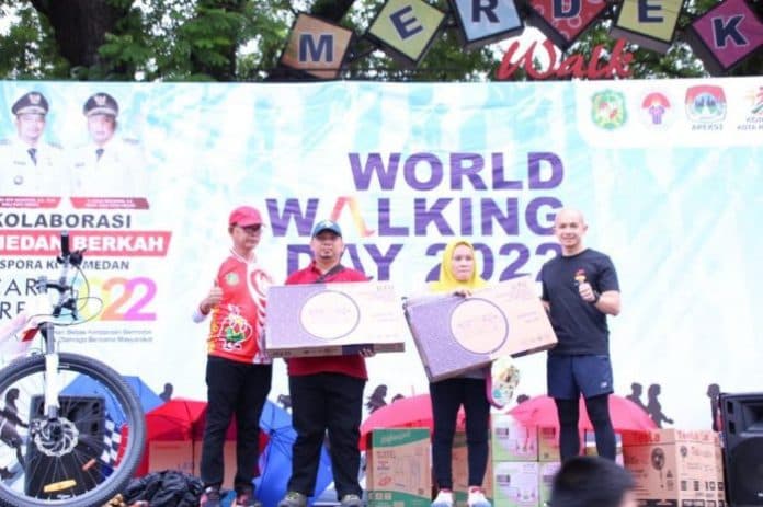 world_walking_day_meriahkan_car_free_day_medan