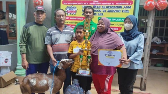 wow_bocah_sd_asal_sidoarjo_bawa_pulang_kambing_usai_main_lato_lato_2_jam_nonstop