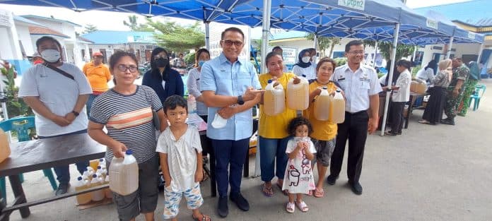 wow_harga_migor_curah_di_pasar_murah_langkat_dan_deli_serdang_rp12500_per_liter