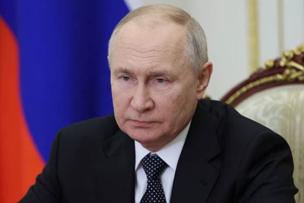 yakin_menang_pilpres_rusia_vladimir_putin_pilih_maju_tanpa_partai