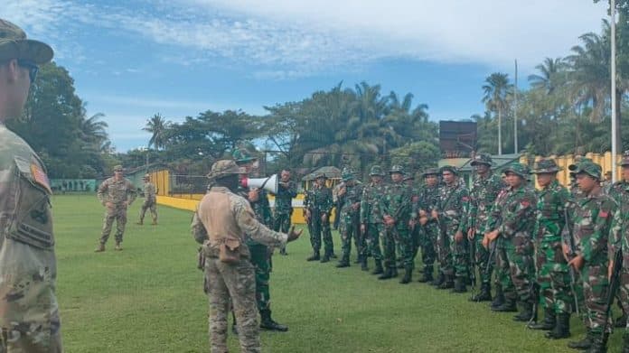 yonif_raider_100ps_teori_latihan_tempur_dengan_prajurit_us_army