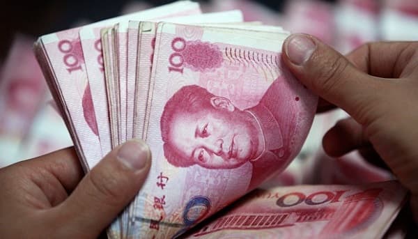 yuan_china_anjlok_256_basis_poin_menjadi_68987_terhadap_dolar_as