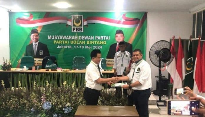 yusril_mundur_partai_bulan_bintang_kini_dipimpin_fahri_bachmid