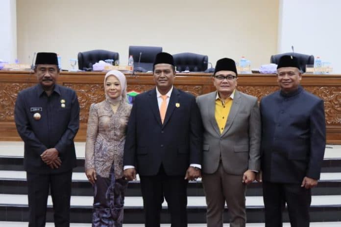 zainal_abidin_nasution_resmi_dilantik_sebagai_paw_dprd_kota_binjai