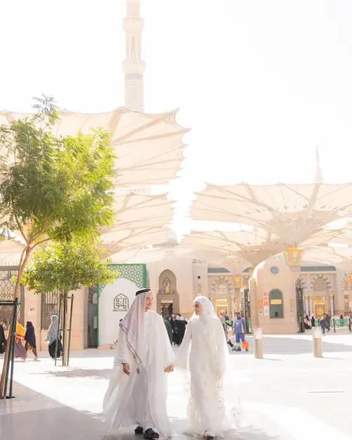 zumi_zola_resmi_menikahi_putri_zulkifli_hasan_di_masjid_nabawi