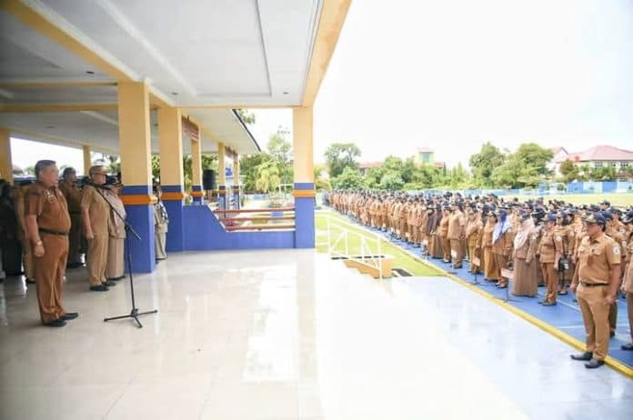 apel_gabungan_perdana_sekda_tapteng_ajak_asn_tingkatkan_kinerja_di_2025