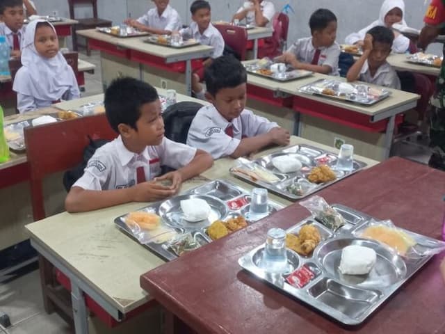 disdik_provsu_evaluasi_uji_coba_makan_bergizi_di_sekolah_yang_sama