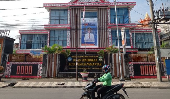 disdik_siantar_terlambat_terima_se_perubahan_kinerja_asn_guru