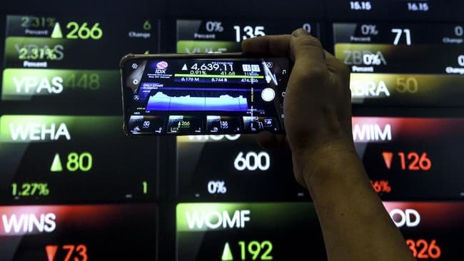 ebt_resmi_melantai_di_bursa_saham_perdagangan_langsung_terbang_tinggi