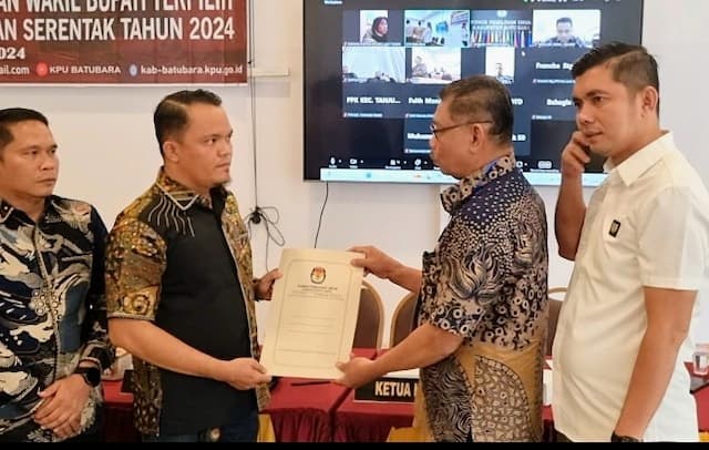kpu_tetapkan_baharuddin_syafrizal_sebagai_bupati_dan_wakil_bupati_batu_bara_terpilih