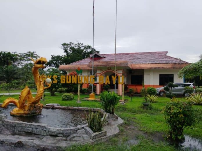 pks_gunung_bayu_ptpn_iv_regional_ii_perbaiki_tanggul_ipal_deoling_pond