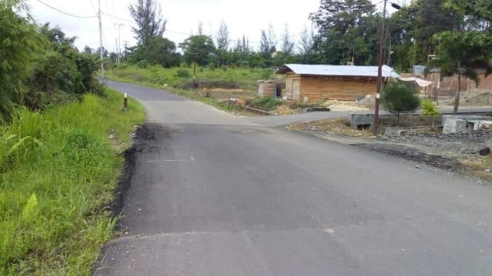 proyek_pemeliharaan_ruas_jalan_lotu_bogali_awaai_nias_utara_berbiaya_rp68_miliar_terkesan_sia_sia