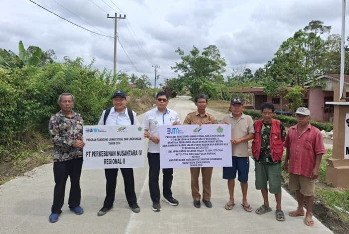 ptpn_iv_regional_ii_perbaiki_jalan_desa_sepanjang_350_meter_di_simalungun