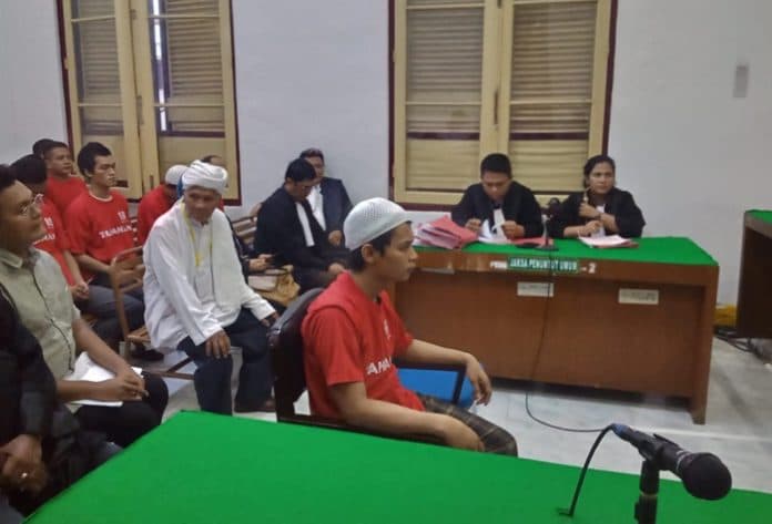 rebutan_jadi_pak_ogah_pembunuh_abang_tiri_tetap_dihukum_75_tahun_penjara