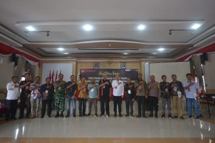 sah_kpu_tetapkan_franc_bernhard_mutsyuhito_bupati_wakil_bupati_pakpak_bharat_terpilih
