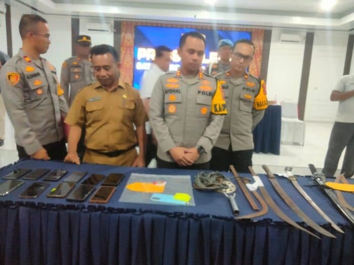 salah_sasaran_geng_motor_tikam_pengamen_hingga_terkapar