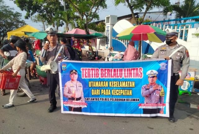 sat_lantas_polres_pelabuhan_belawan_manfaatkan_momen_arus_balik_nataru