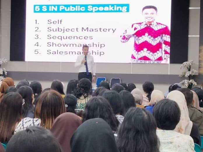 tenaga_pendidik_pematangsiantar_dibekali_strategi_jadi_guru_yang_hebat