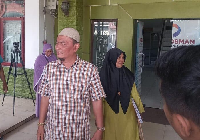 periksa_cctv_siswa_viral_duduk_di_lantai_pihak_sekolah_menduga_adanya_skenario_orang_tua_