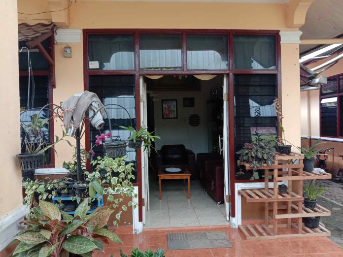 Rumah pengusaha kopi PT Sumatera Spesial Coffe di Siborongborong yang dirampok.(f:dedy/mistar)