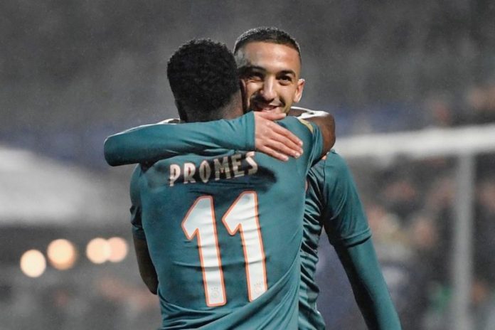 Pemain Ajax Quincy Promes dan Hakim Ziyech saat melakukan selebrasi usai mencetak gol ke gawang PEC Zwolle pada laga pekan ke-12 Liga Belanda, Sabtu (2/11/2019) WIB. (HO/Instagram/Ajax)