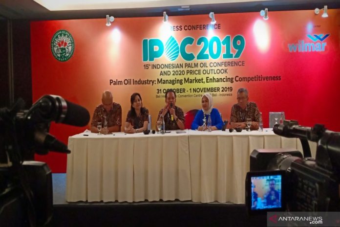 Ketua Umum GAPKI Joko Supriyono menyampaikan terima kasih kepada seluruh pihak yang mendukung suksesnya gelaran IPOC 2019. (antara/foto/firman)