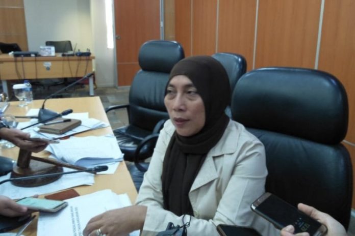 Ketua Komisi D DPRD DKI Jakarta yang juga anggota fraksi PDIP DKI Jakarta Ida Mahmuda ditemui di Gedung DPRD DKI Jakarta, Senin (4/11/2019). (Antara/Ricky Prayoga)