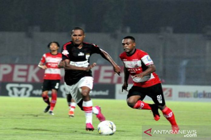 Persippura Taklukkan Madura United 2-0