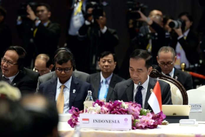 Presiden Joko Widodo menghadiri sesi Pleno Konferensi Tingkat Tinggi (KTT) ke-35 ASEAN yang digelar di Impact Exhibition and Convention Center, Bangkok, Thailand, Sabtu (2/11/2019) (Biro Pers dan Media Setpres RI)