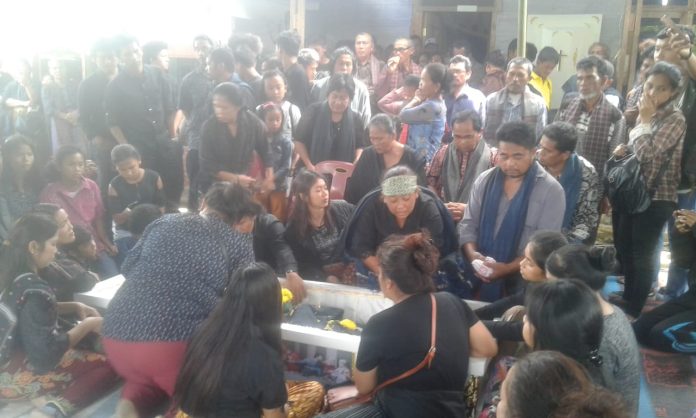 Korban Tawuran Maut di UHN Medan, Roger Siahaan Dimakamkan