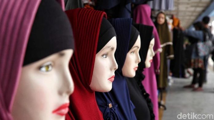 Gerai hijab di pasar modern. (Foto : detikFinace/mistar)
