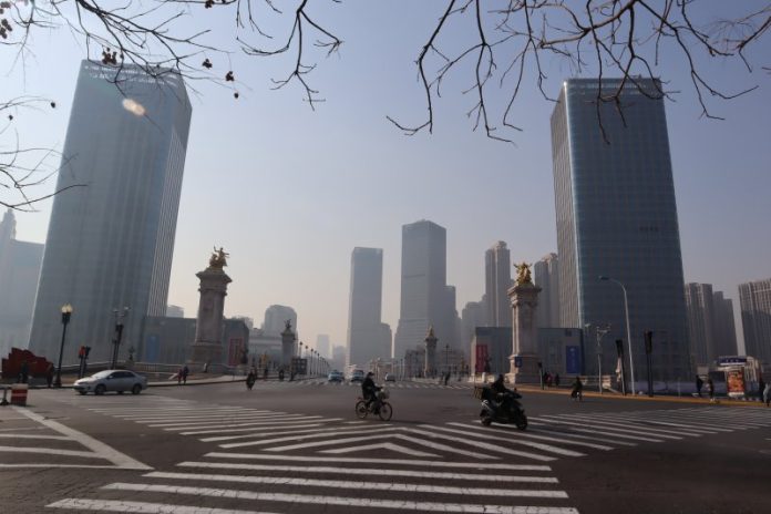 Suasana Kota Tianjin pada Kamis (23/1/2020) atau empat hari sebelum penutupan bagi kendaraan luar provinsi terkait wabah virus corona. (ANTARA/M. Irfan Ilmie)