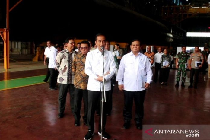 Presiden Jokowi berpesan agar warga Indonesia baik yang berada di China maupun di dalam negeri senantiasa waspada terhadap penularan wabah corona virus.