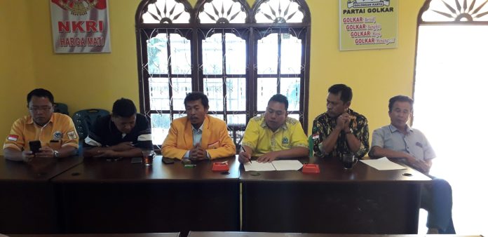 Keterangan pers DPD Golkar Humbahas, bantah memberikan dukungan pada Dosmar Banjarnahor. (f: efendi/mistar)