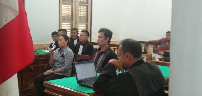 Terdakwa kasus OTT di BPKD Pematangsiantar kembali disidangkan di Pengadilan Tipikor Medan.(f:mistar/amsal)