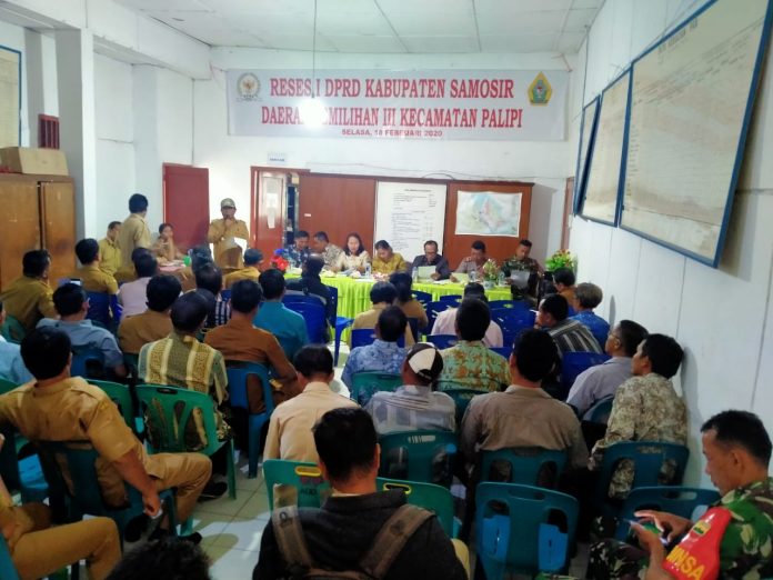 Anggota DPRD Samosir dapil III melakukan reses di Kecamatan Palipi. (f:ist/mistar)