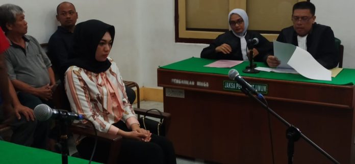 Sidang Kasus pencemaran nama bik saat menagih hutang melalui IG di PN Medan.(famsal/mistar)
