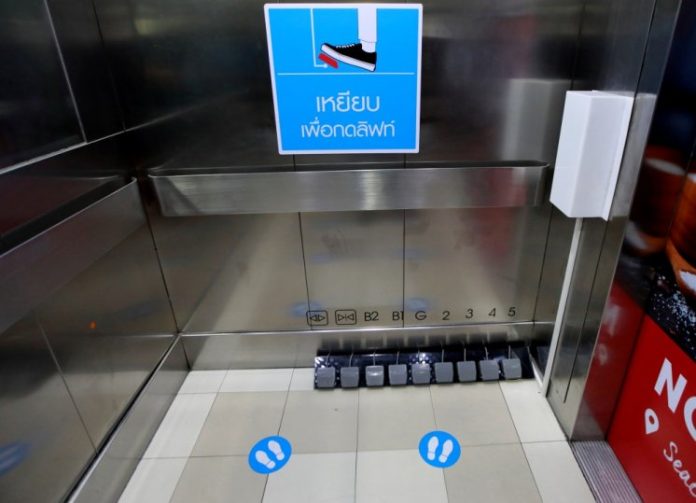 Lift di Mal Thailand Gunakan Tombol Pedal Kaki untuk Cegah Covid-19