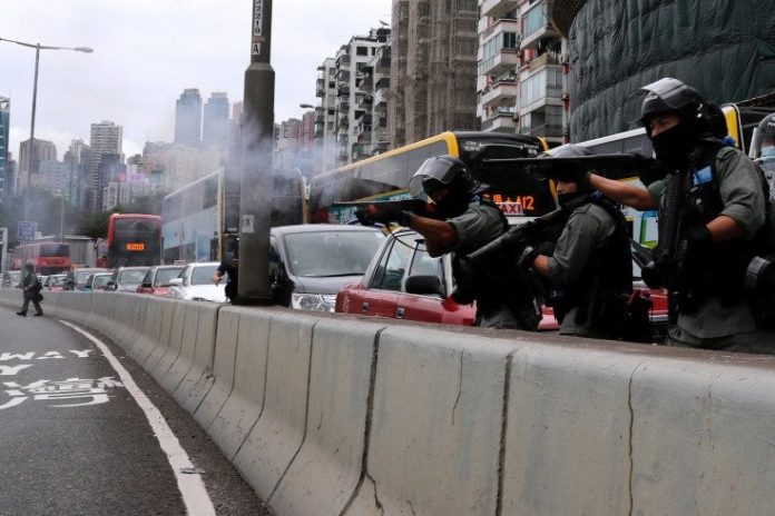 Polisi Hong Kong Bubarkan Demonstrasi Terbesar Sejak Wabah Covid-19