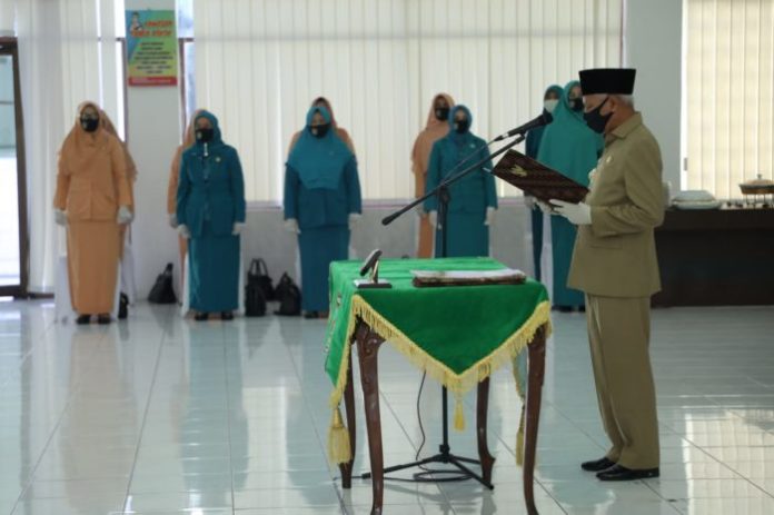 Bupati Asahan H Surya secara resmi melantik 8 orang pejabat