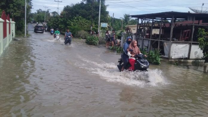 Banjir di Jalan Kesper Kelurahan Tambun Nabolon Siantar