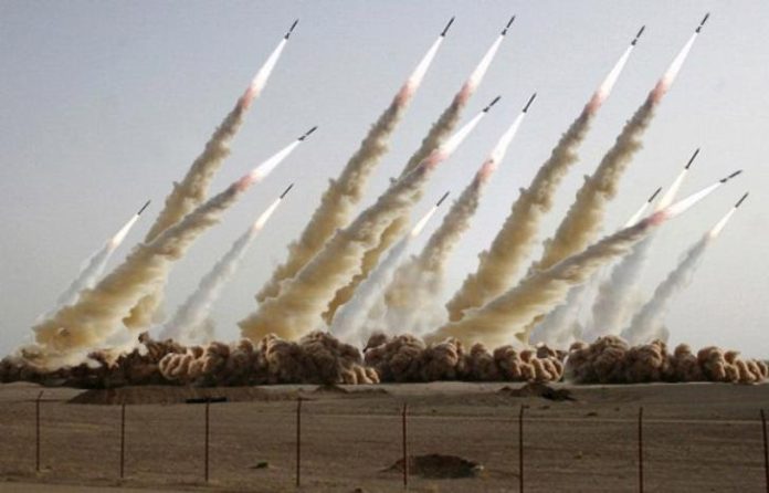 sebuah roket menghantam pangkalan militer AS di Irak