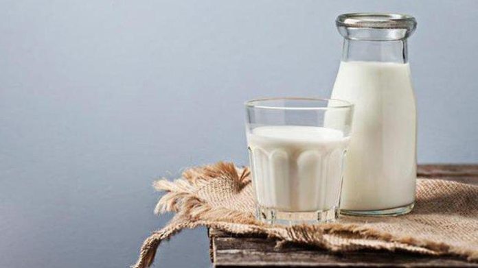 Sebuah penelitian mengatakan, minum susu mentah dapat menyebabkan penyakit