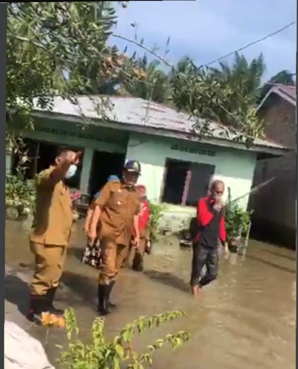 ratusan rumah terendam atau terdampak banjir
