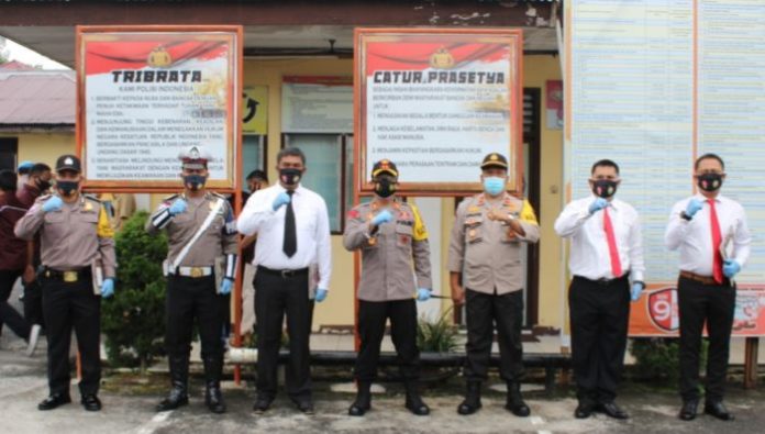 Lima personel Polres Pematangsiantar menerima reward