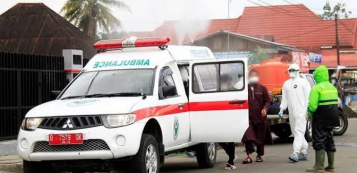 Pasien Covid-19 Kabur dari Ambulans dan Berbaur dengan Massa Aksi