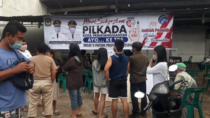 Pemilihan di salah satu TPS yang ada di Kelurahan Suka Dame Kecamatan Siantar Utara Kota Pematangsiantar. (f: Ferry Napitupulu/Mistar).