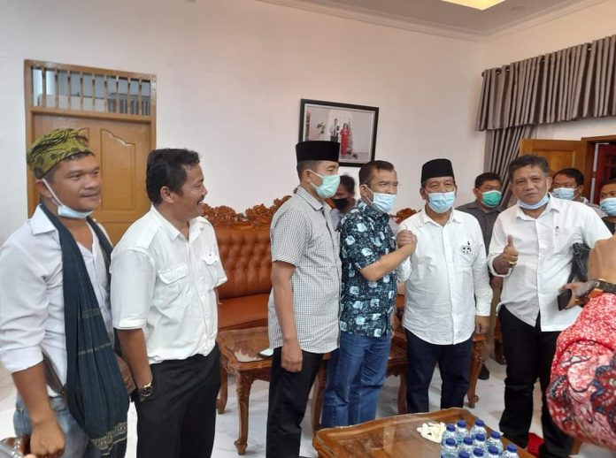 WD Bisa Datangi Kediaman RHS Ucapkan Selamat Atas Kemenangan RHS di Perhitungan Cepat. (f:mistar/ist)